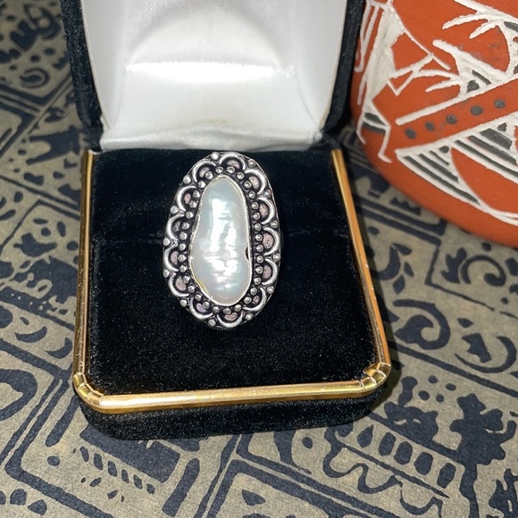 Biwa Pearl Ring - Picture 2 of 9